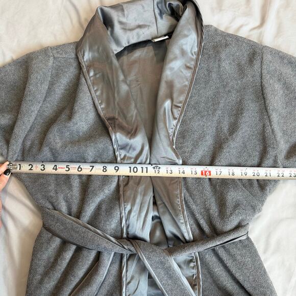 Vintage Natori Gray, Satin, Plush, Full Length Robe- XS - Picture 6 of 8